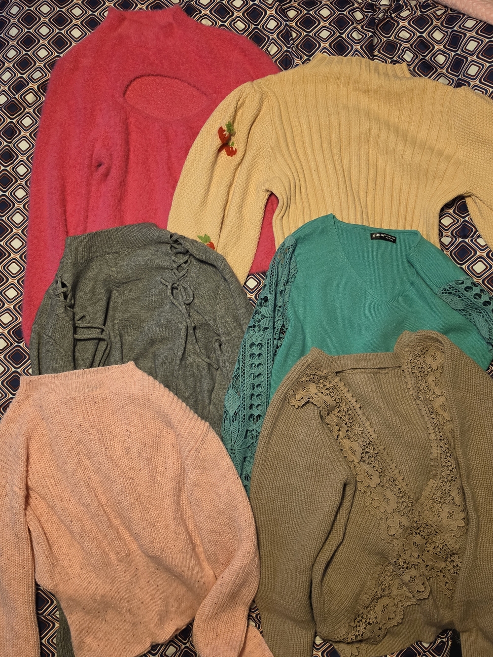 SHEIN Women’s V-Neck Sweaters - Pink, Yellow, Gray, Green, Pink, Olive Sizes M&L